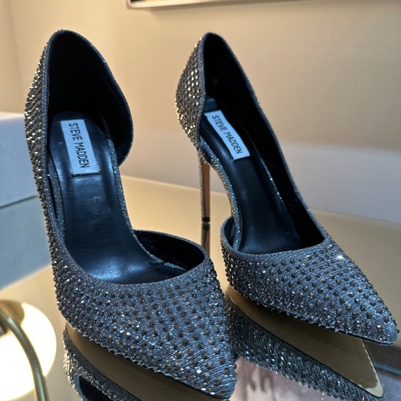 Steve Madden Silver Stud Heel - Picture 5 of 5